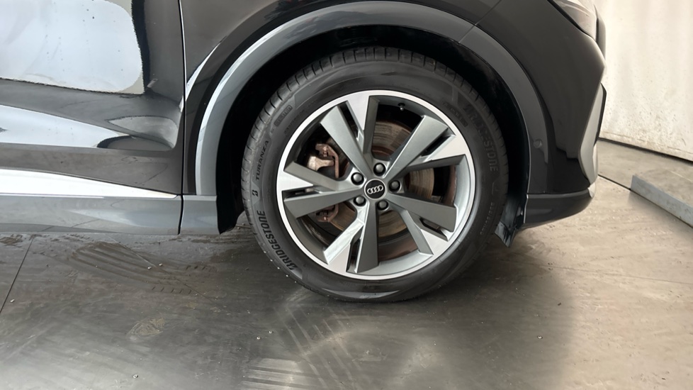 AUDI Q4 Image 20