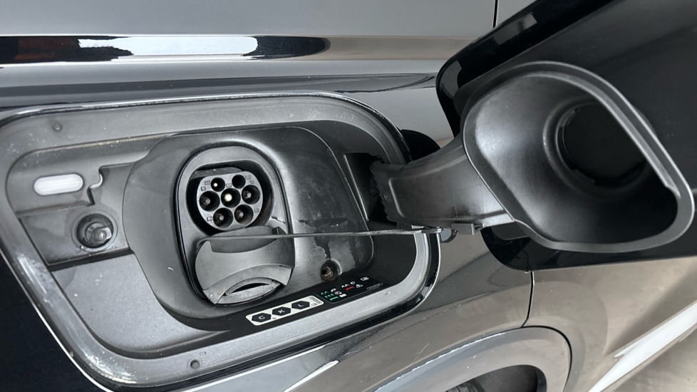 AUDI Q4 Image 21