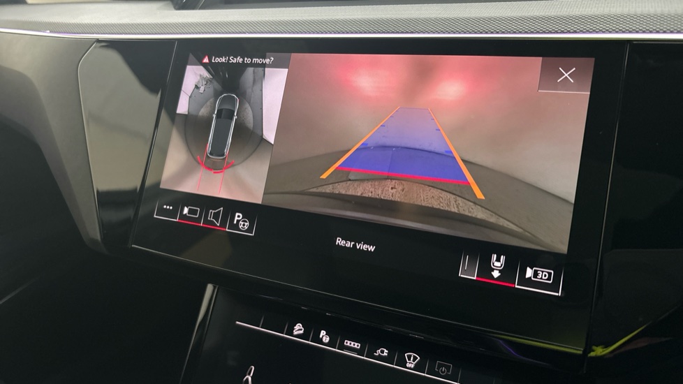 AUDI Q8 reverse camera