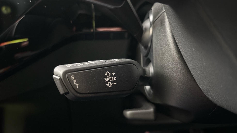 AUDI Q8 cruise control