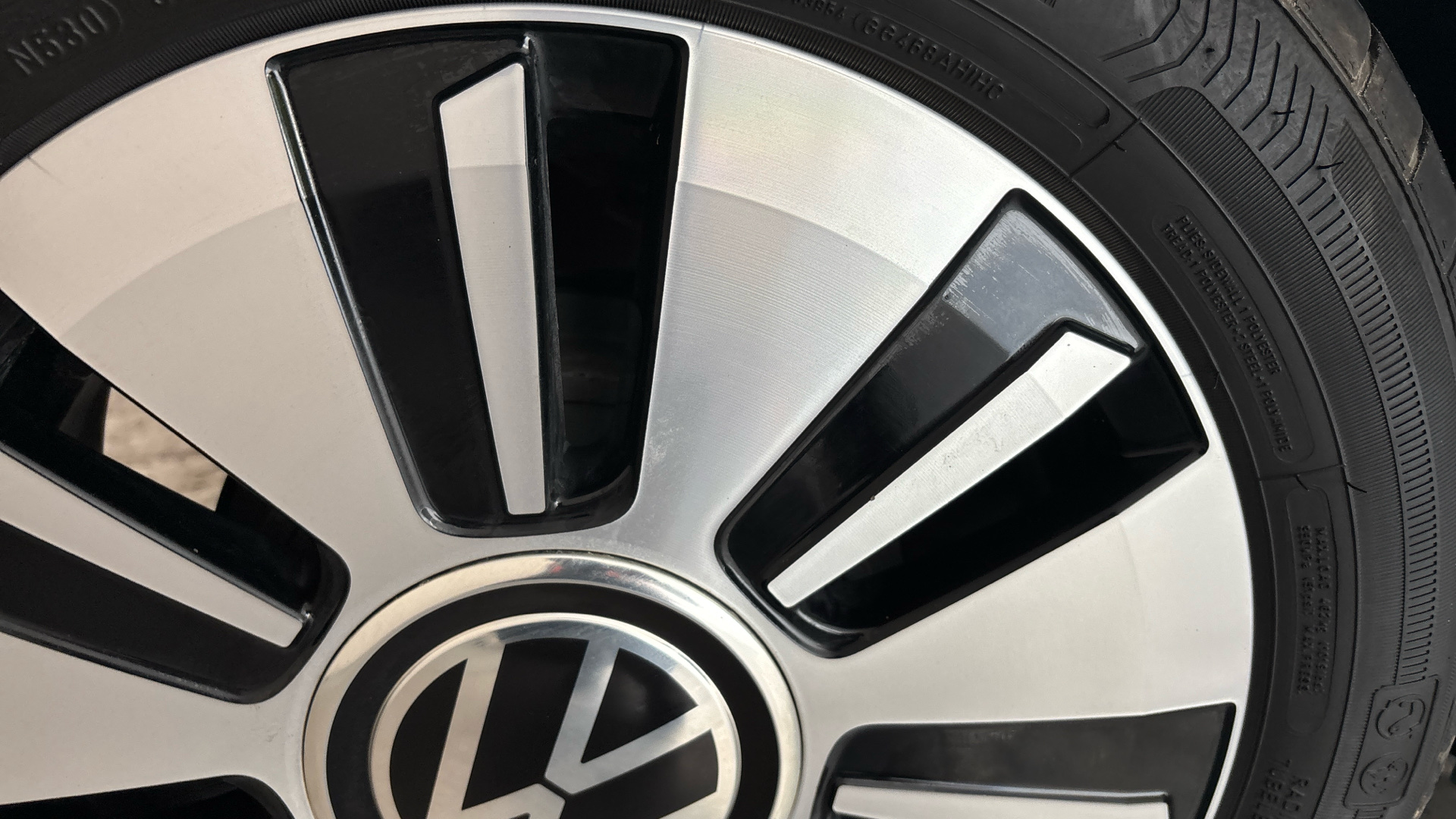 4020832 60kW E-Up 32kWh 5dr Auto