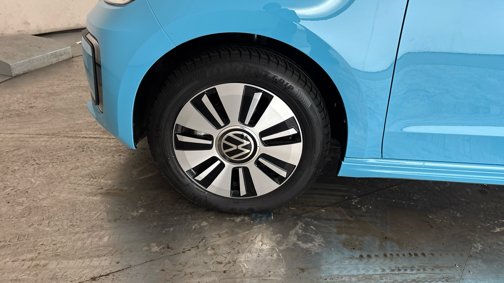 4020832 60kW E-Up 32kWh 5dr Auto