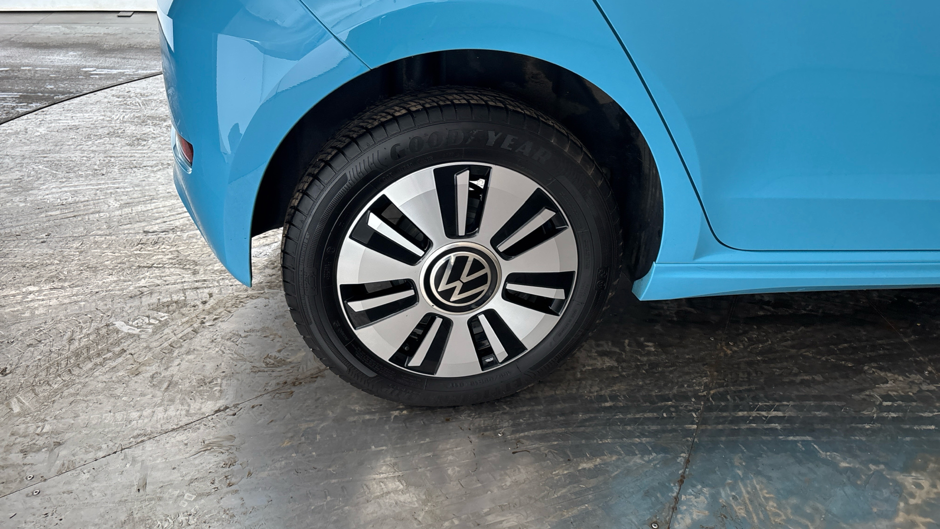 4020832 60kW E-Up 32kWh 5dr Auto