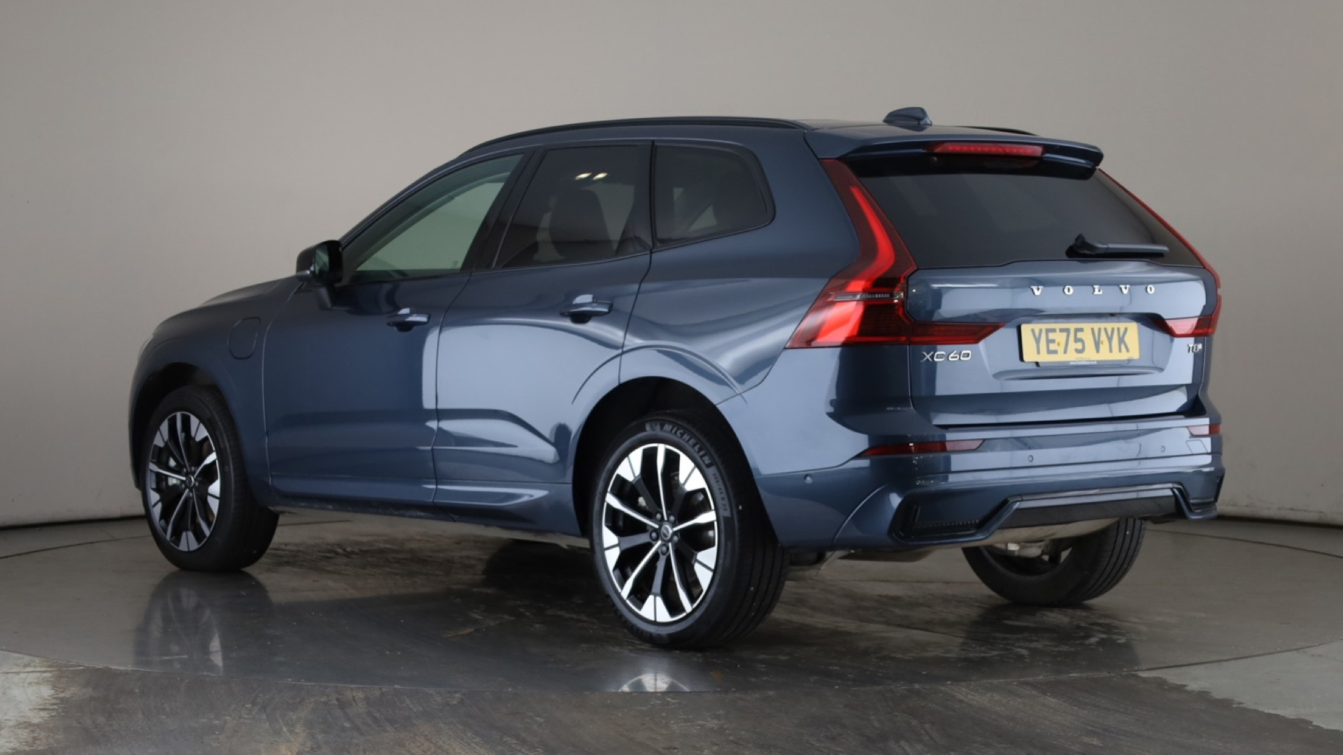 2.0 T8 [455] PHEV Ultra Dark 5dr AWD Geartronic