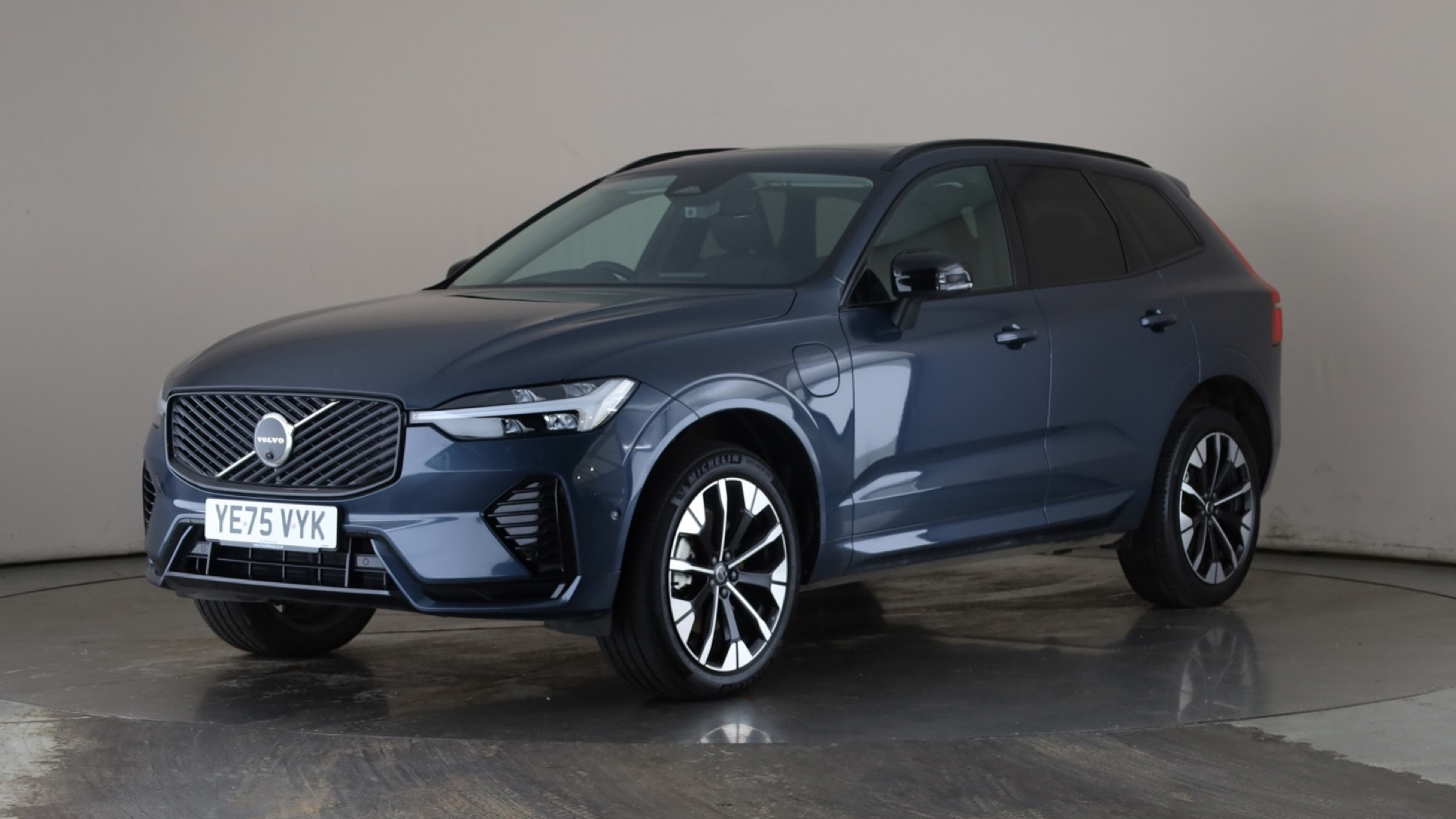 2.0 T8 [455] PHEV Ultra Dark 5dr AWD Geartronic