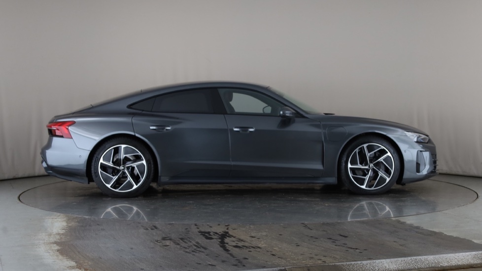 AUDI E-TRON GT Image 6