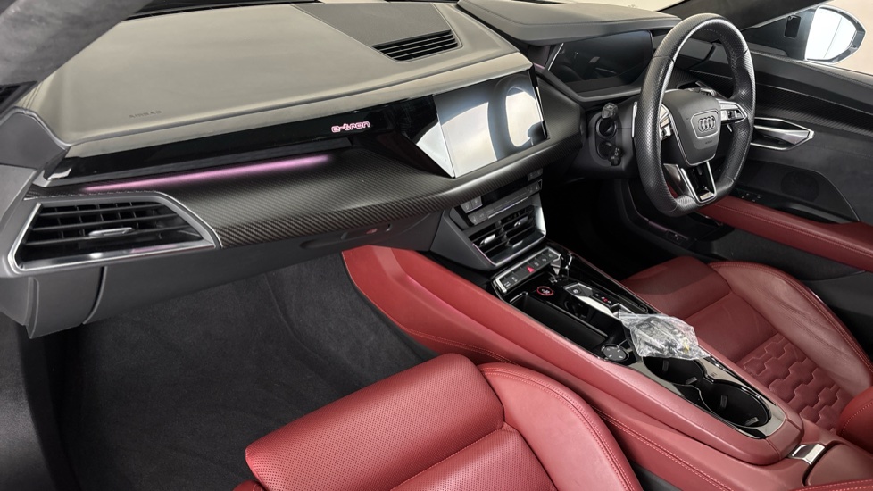 AUDI E-TRON GT Image 10