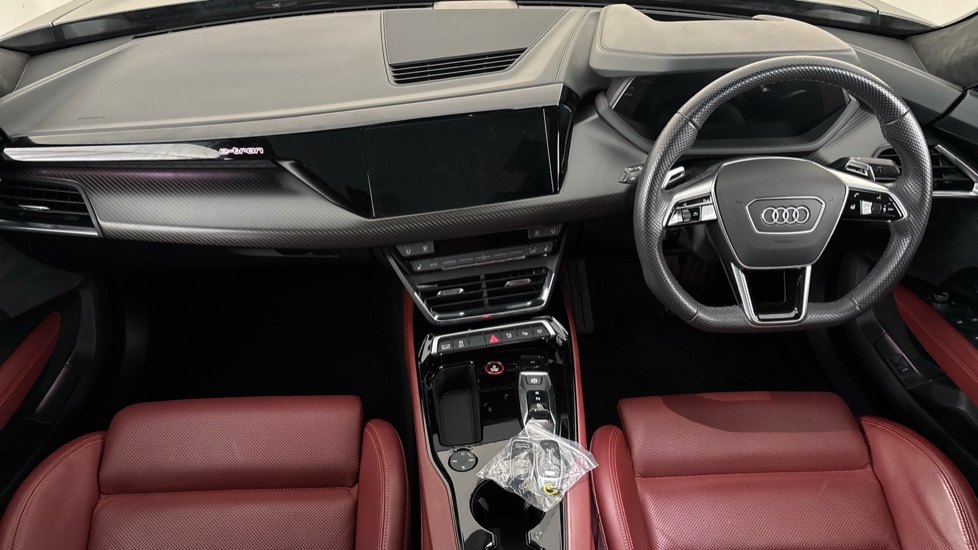 AUDI E-TRON GT Image 11