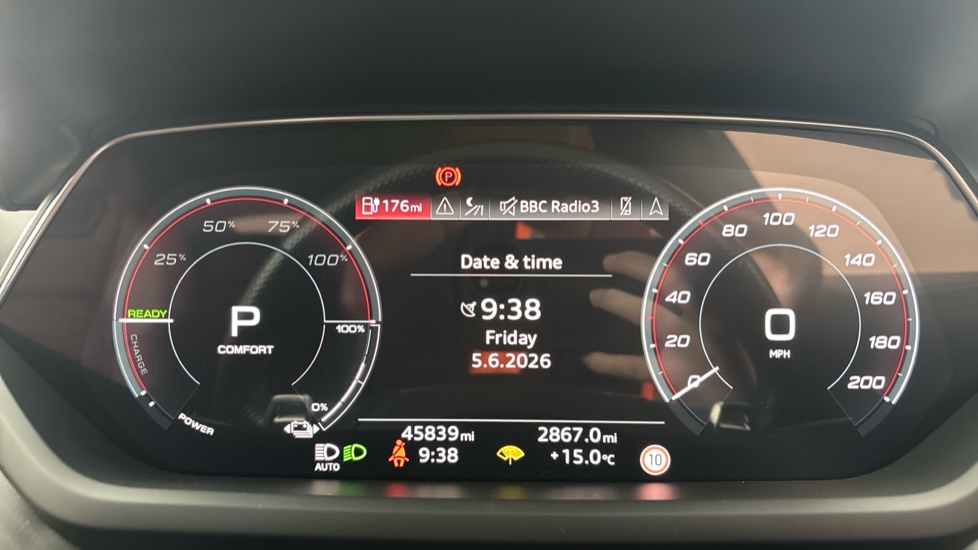 AUDI E-TRON GT Image 13