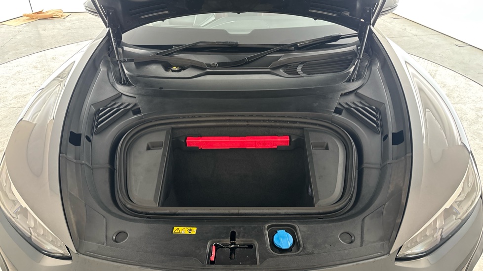 AUDI E-TRON GT Image 16