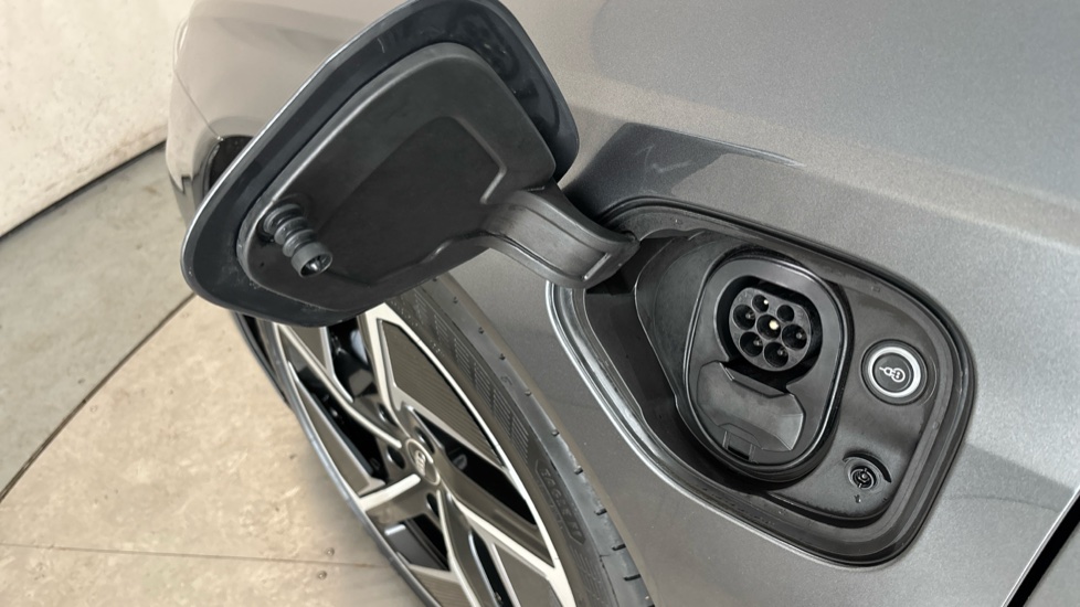 AUDI E-TRON GT Image 21
