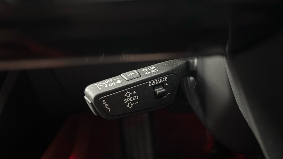 AUDI E-TRON GT Cruise control