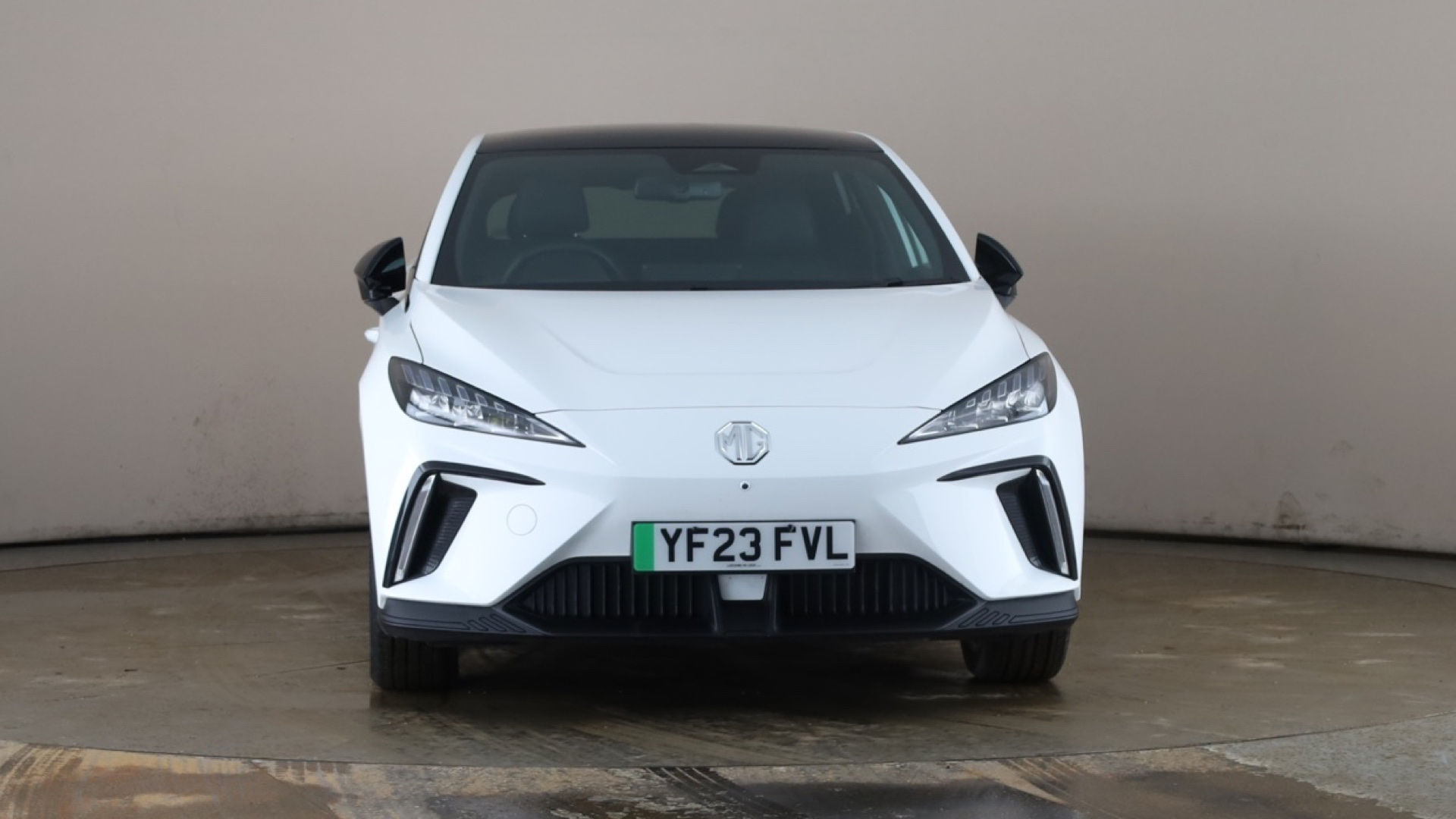 4021001 150kW Trophy EV Long Range 64kWh 5dr Auto