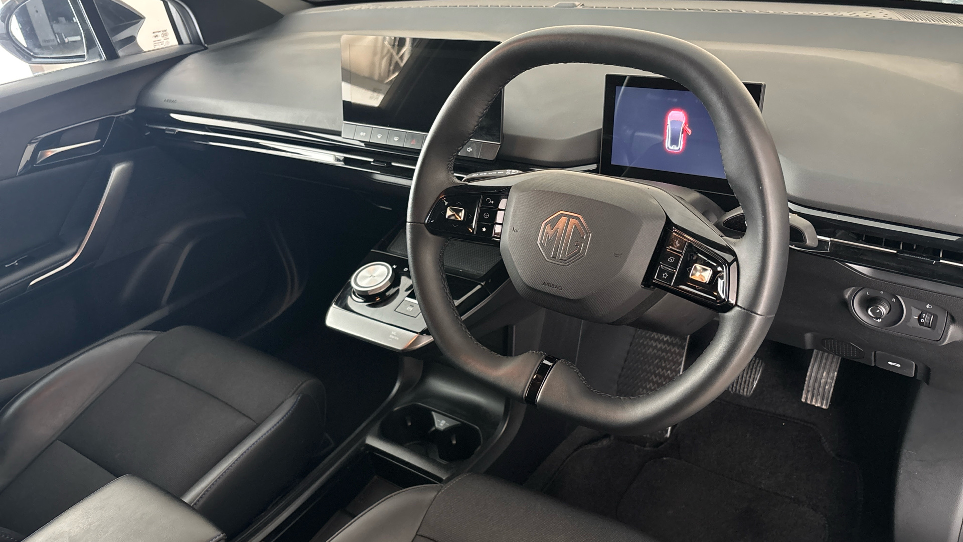 4021001 150kW Trophy EV Long Range 64kWh 5dr Auto