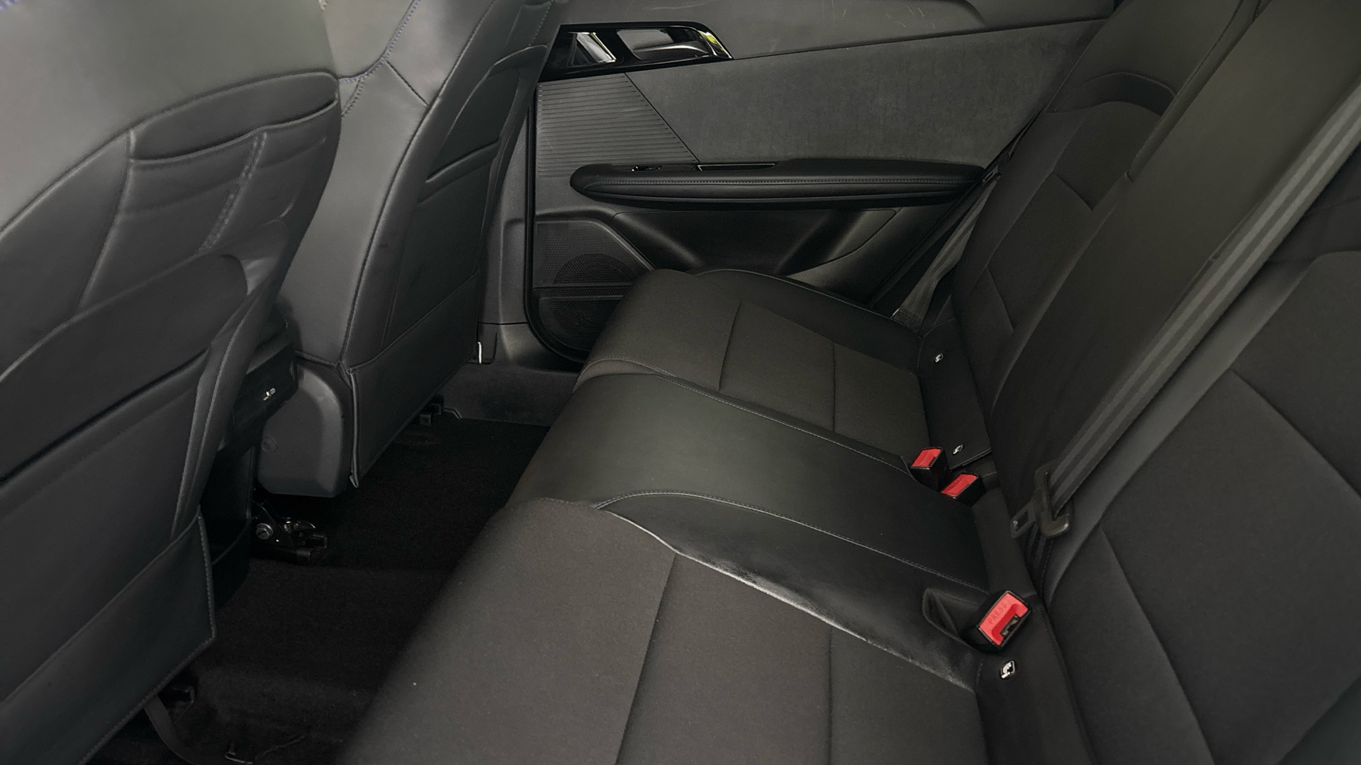 4021001 150kW Trophy EV Long Range 64kWh 5dr Auto