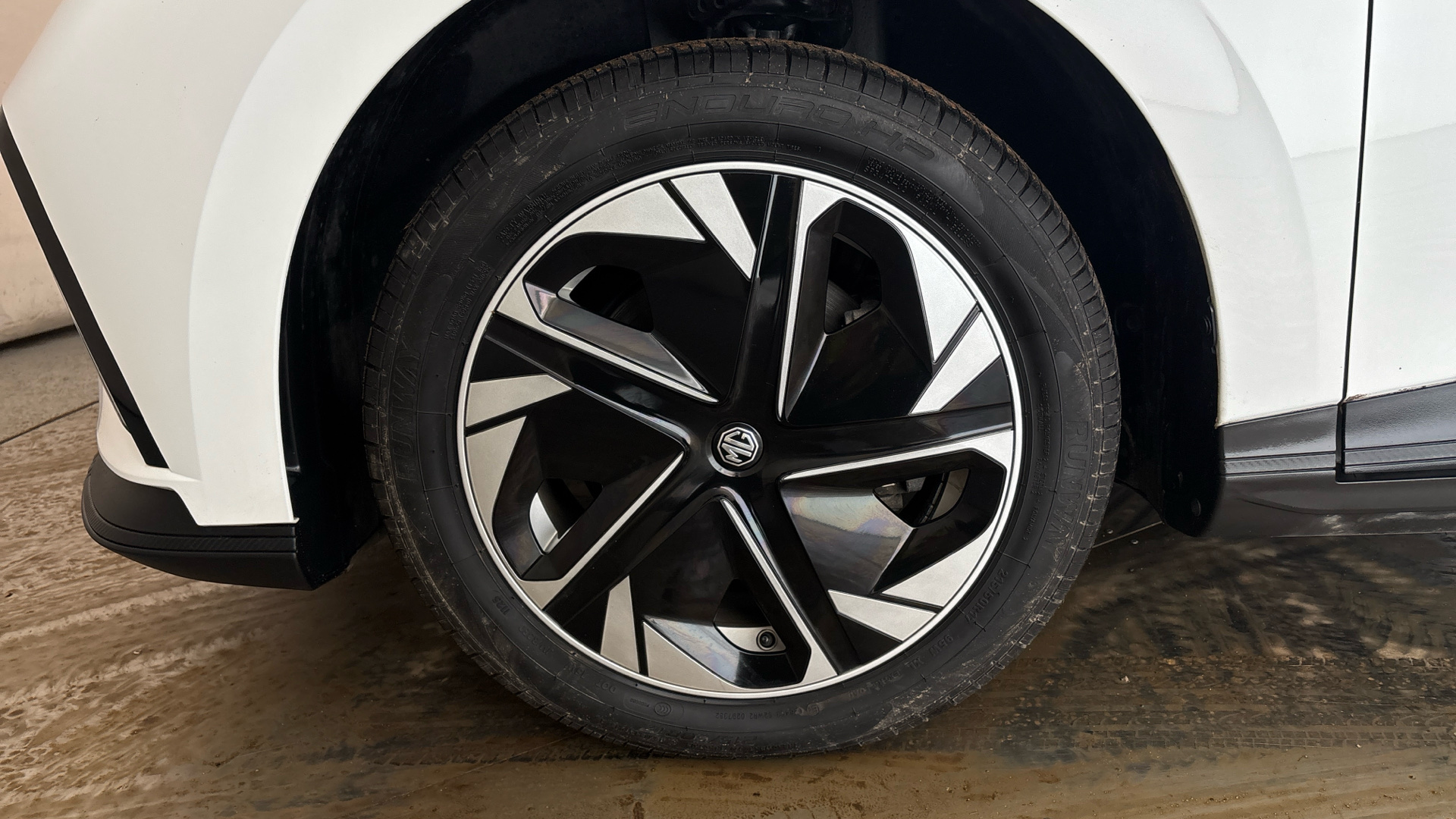 4021001 150kW Trophy EV Long Range 64kWh 5dr Auto