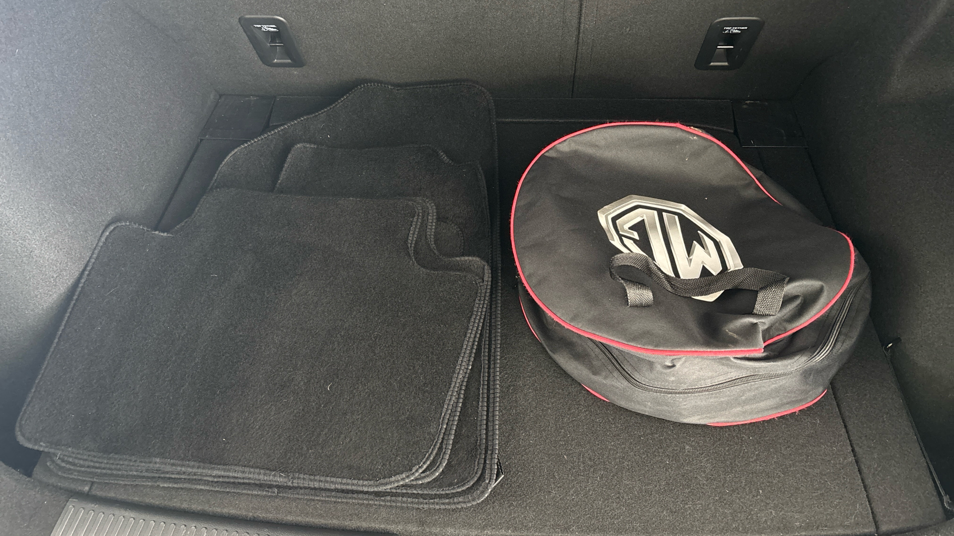 4021001 150kW Trophy EV Long Range 64kWh 5dr Auto