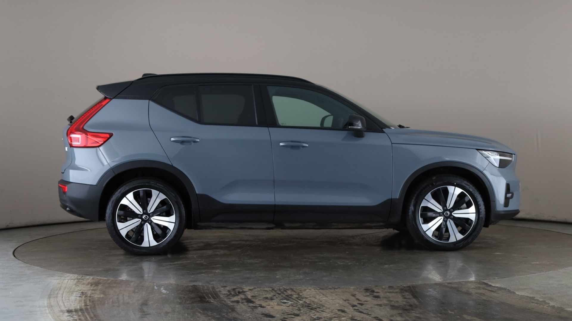 4027755 170kW Recharge Plus 69kWh 5dr Auto