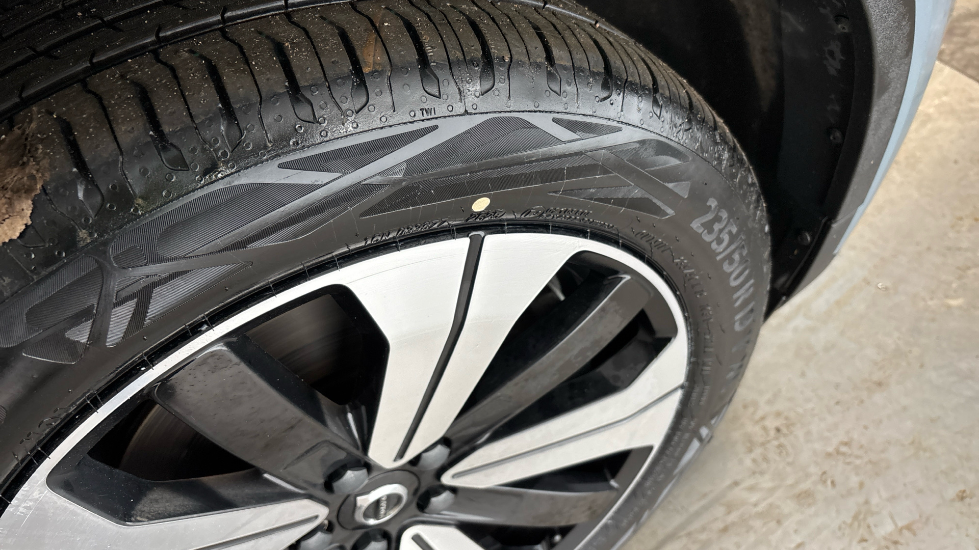 4027755 170kW Recharge Plus 69kWh 5dr Auto