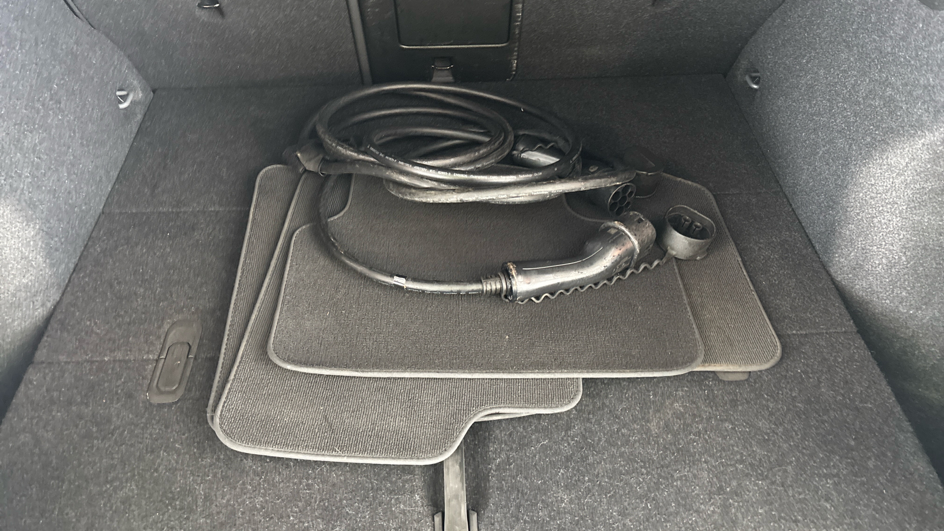 4027755 170kW Recharge Plus 69kWh 5dr Auto