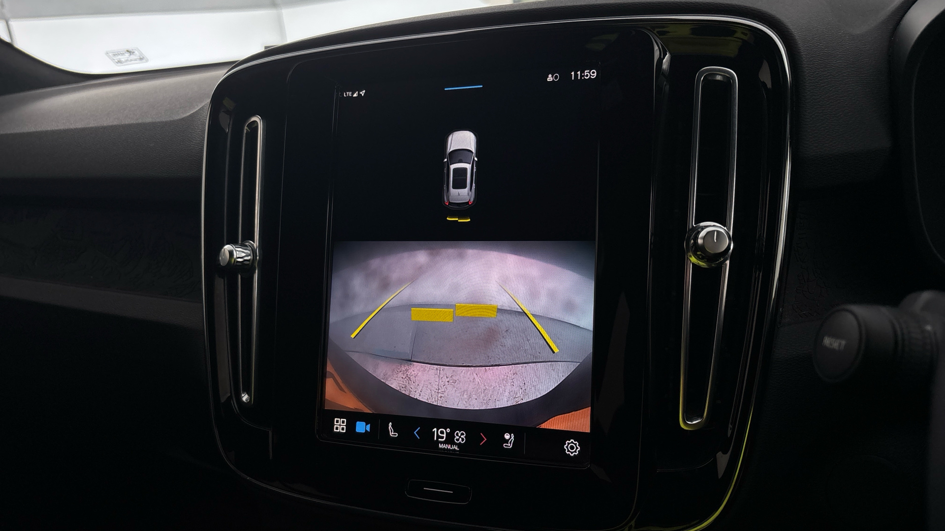 4027755 170kW Recharge Plus 69kWh 5dr Auto