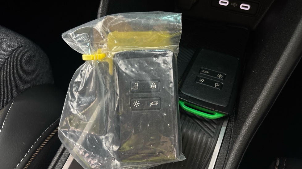 RENAULT 5 two keys