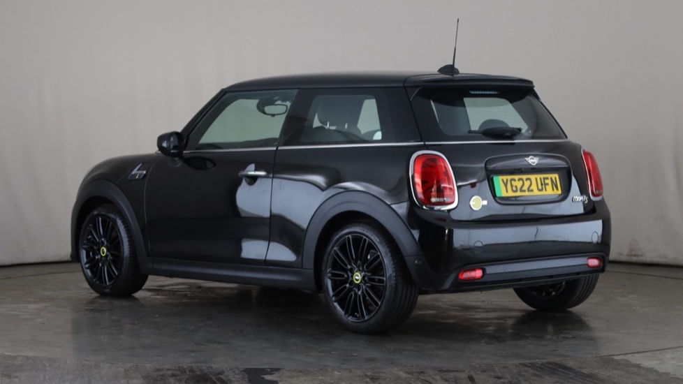 MINI HATCHBACK Image 3