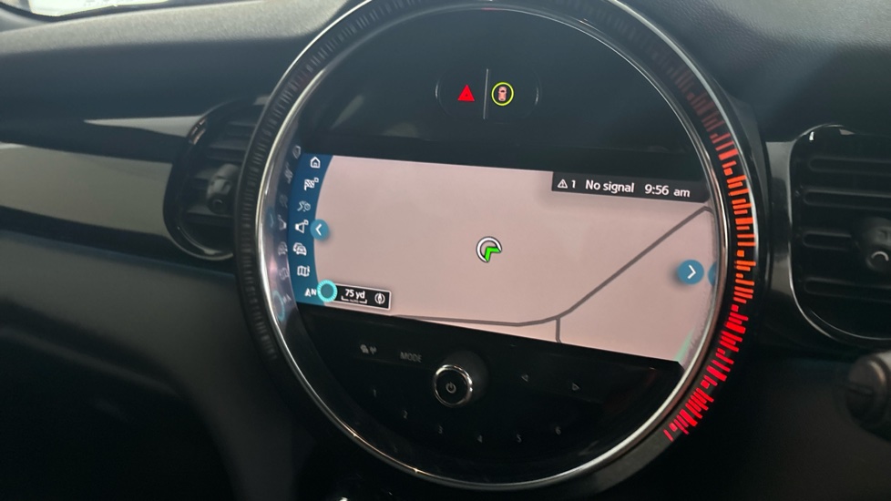 MINI HATCHBACK Image 12