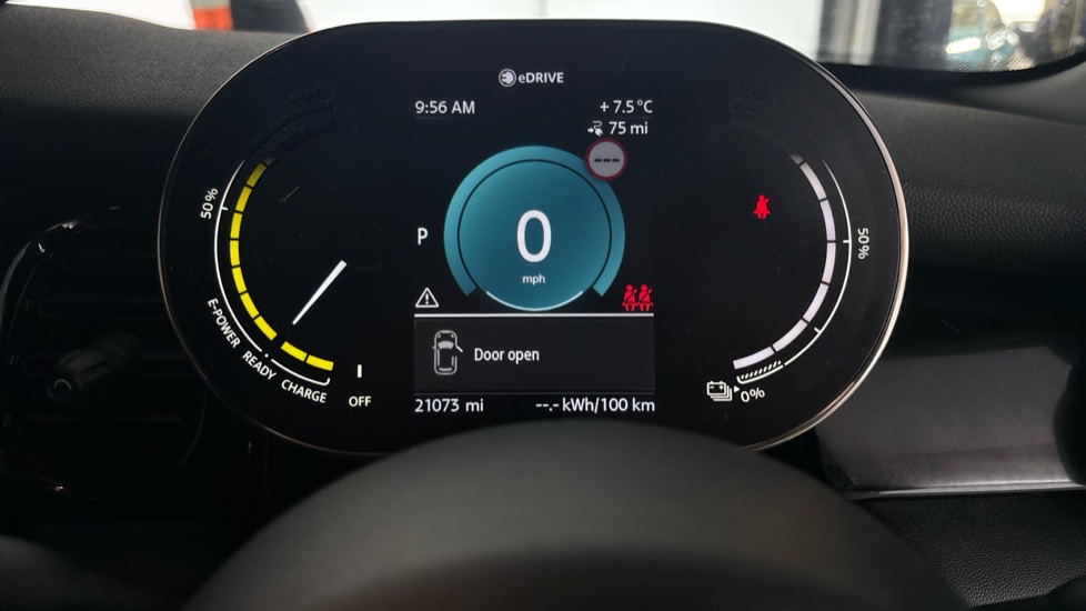 MINI HATCHBACK Image 13