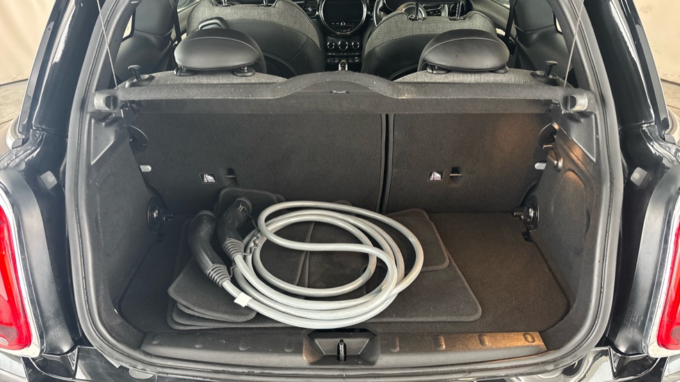 MINI HATCHBACK Image 15