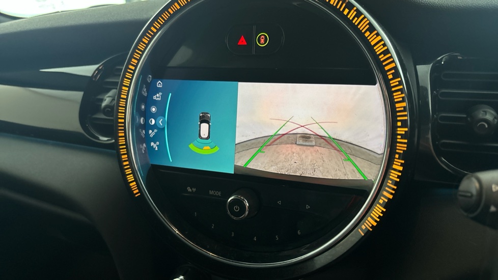MINI HATCHBACK reverse camera