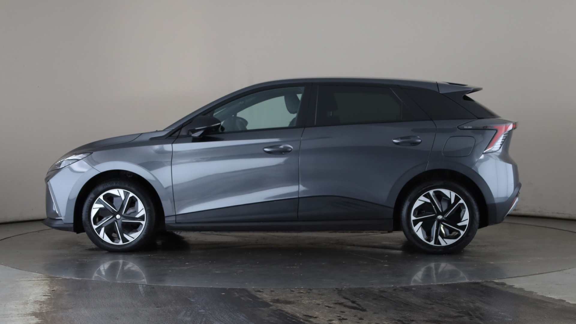 150kW Trophy EV Long Range 64kWh 5dr Auto