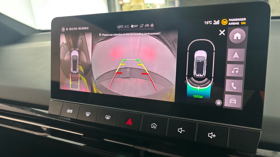 MG MG4 reverse camera