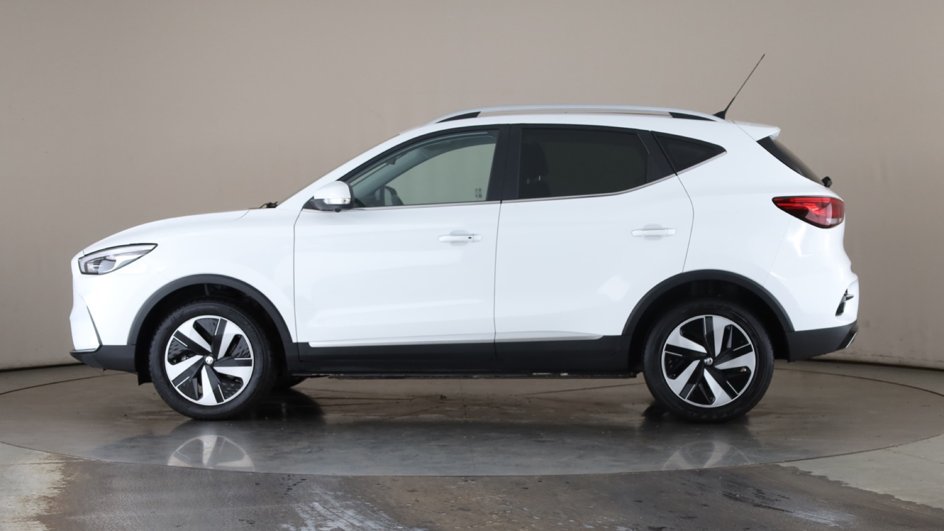 115kW Trophy EV Long Range 73kWh 5dr Auto