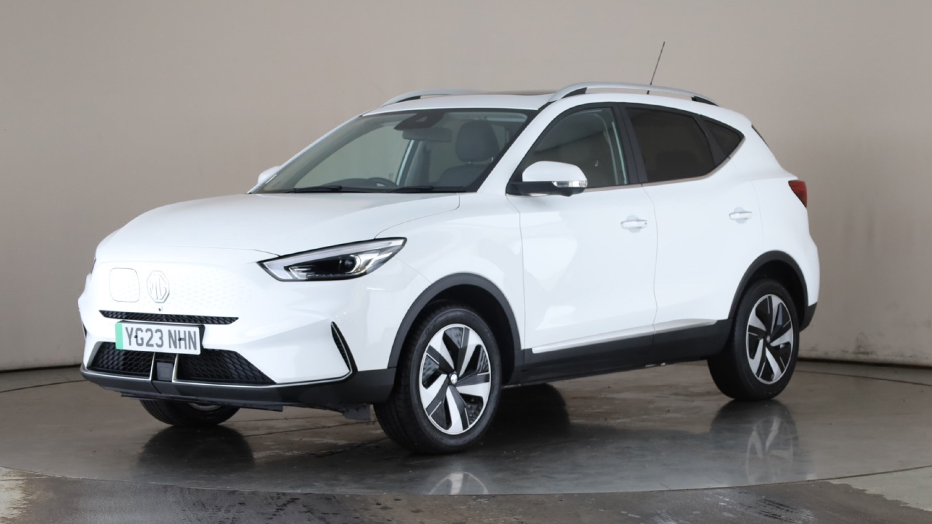 115kW Trophy EV Long Range 73kWh 5dr Auto