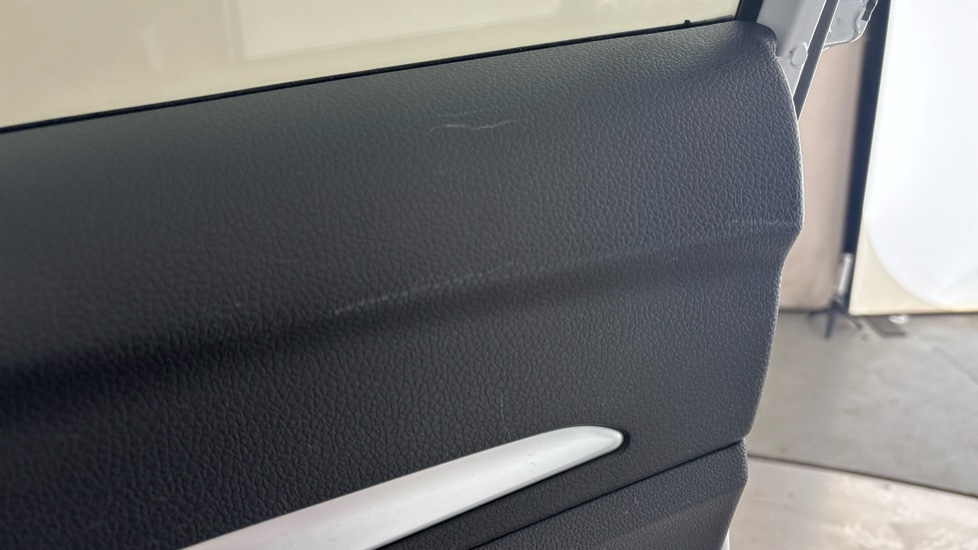 MG ZS Scuff
