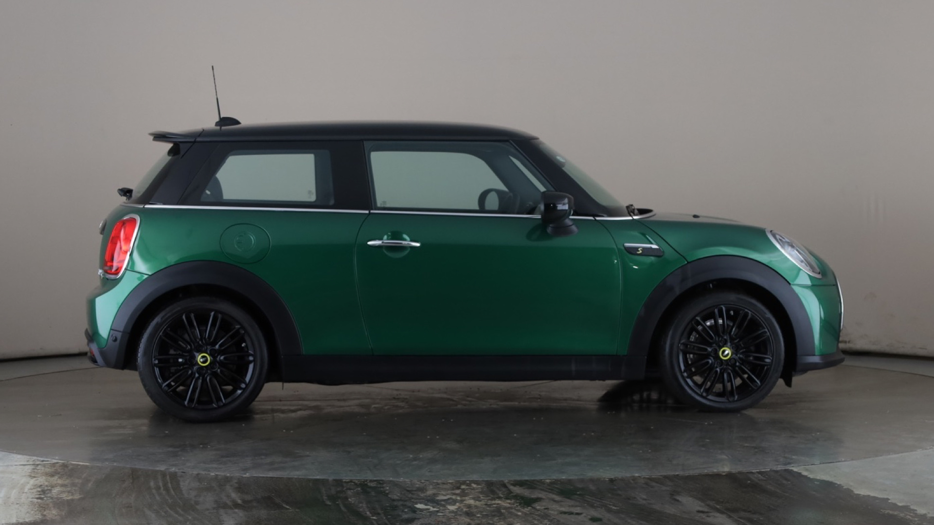 4027726 135kW Cooper S Level 2 33kWh 3dr Auto