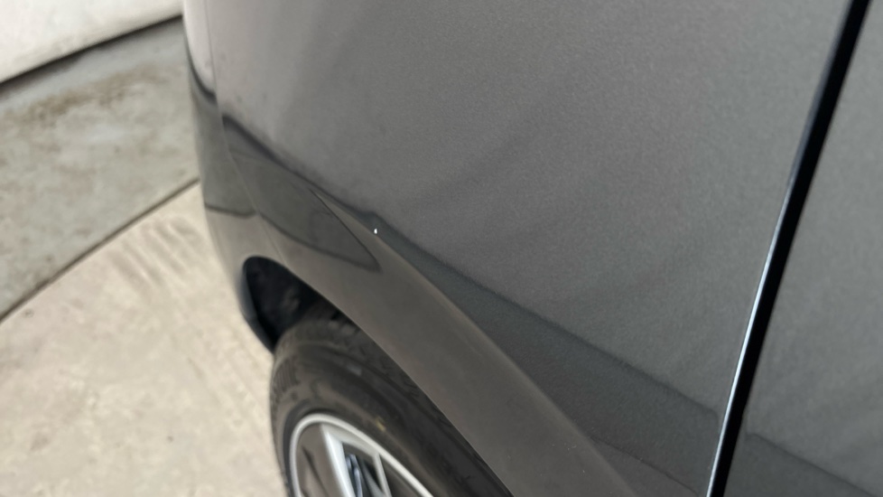 MG MG4 chips and dent