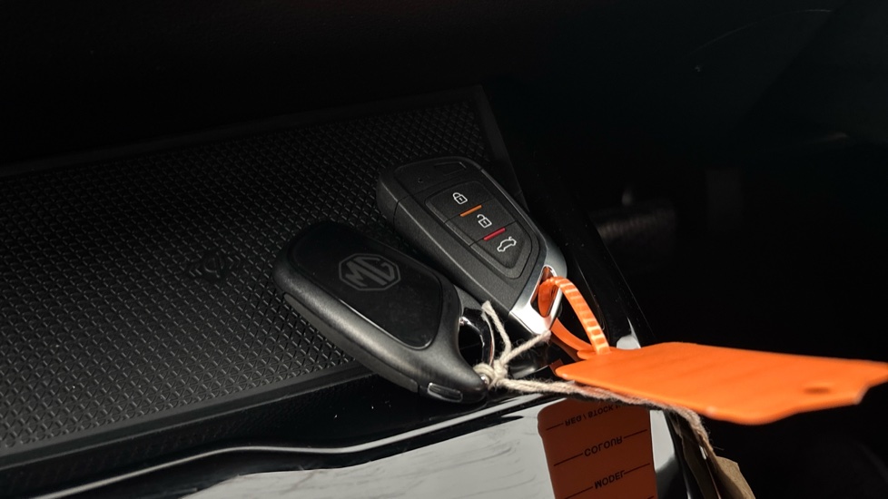 MG MG4 2 keys available