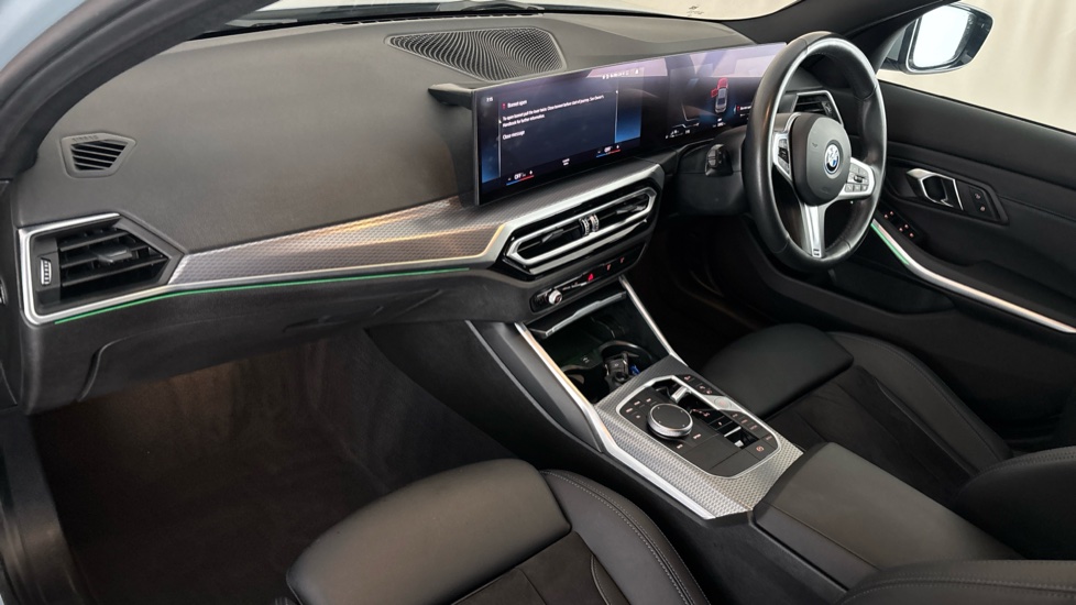 BMW 3 SERIES Image 10