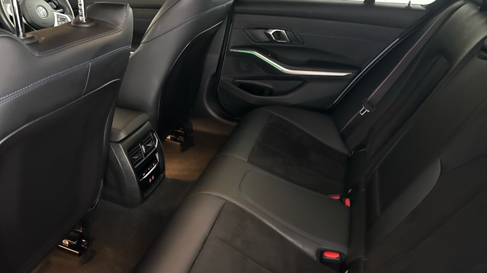 BMW 3 SERIES Image 14