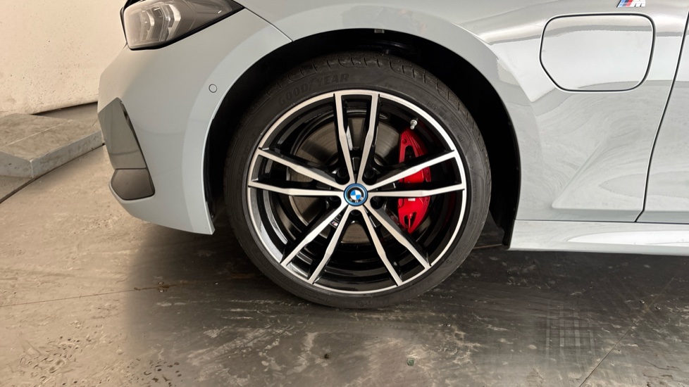 BMW 3 SERIES Image 17