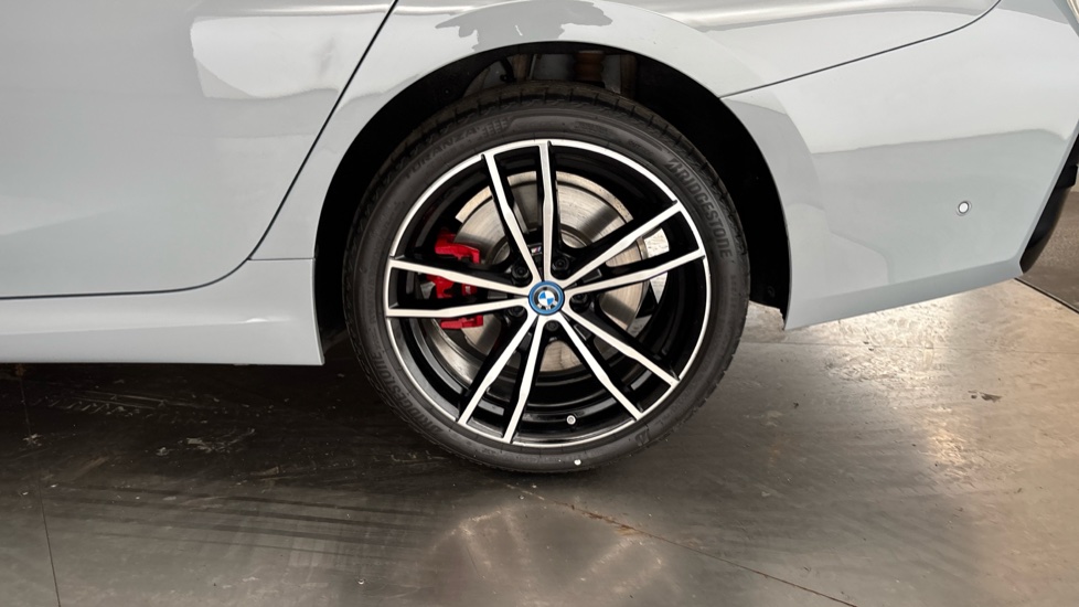 BMW 3 SERIES Image 18