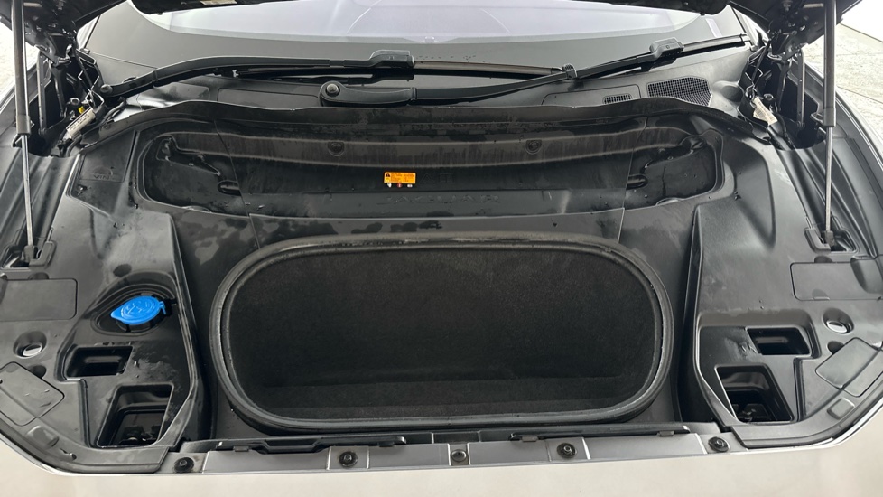 JAGUAR I-PACE Image 16