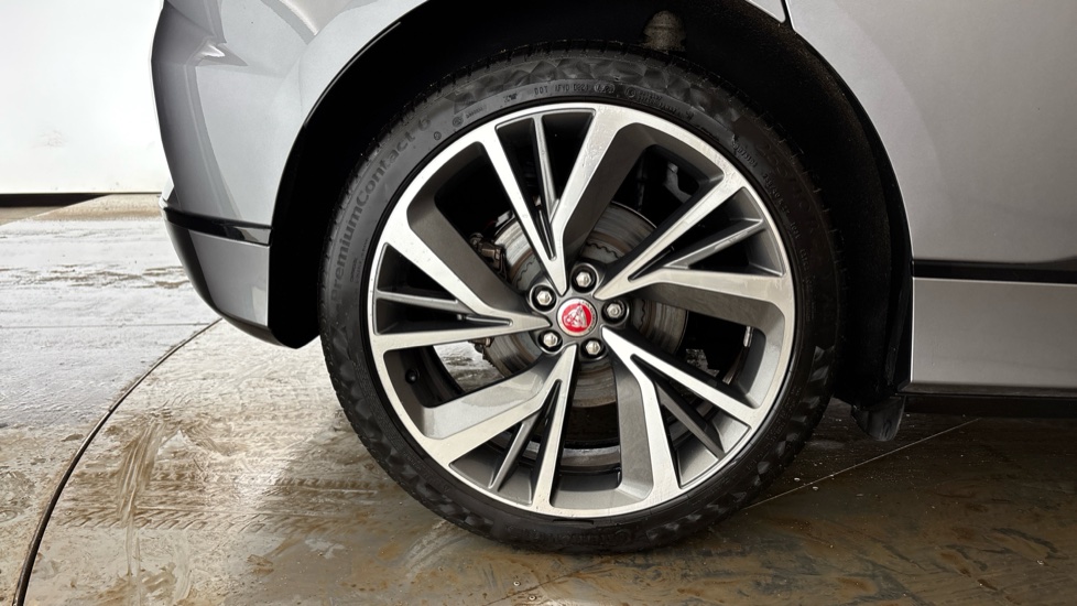 JAGUAR I-PACE Image 19
