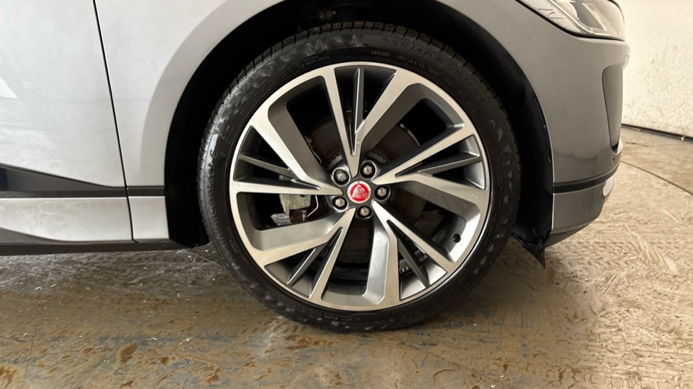 JAGUAR I-PACE Image 20