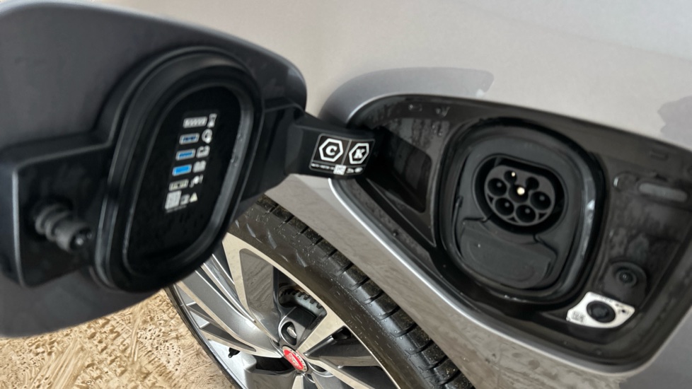JAGUAR I-PACE Image 21
