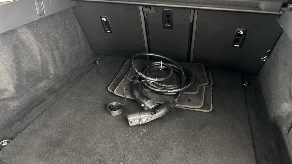 JAGUAR I-PACE Image 22