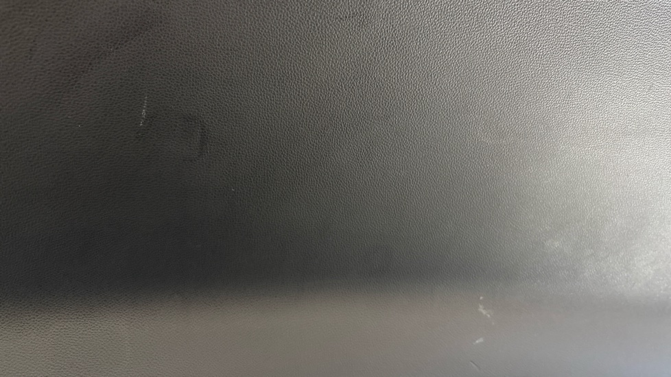 MG MG4 scuff