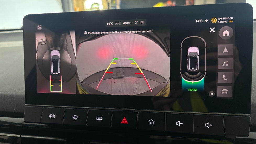 MG MG4 reverse camera
